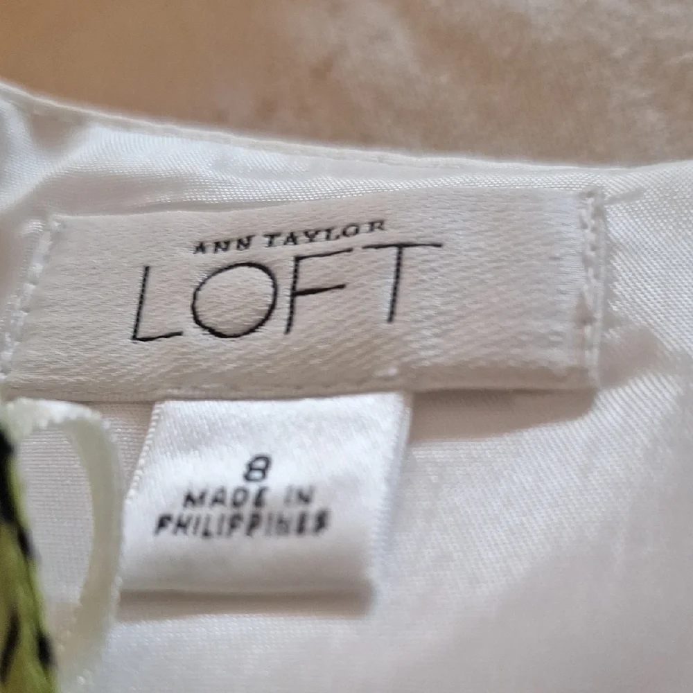 LOFT Elegant Floral Dress W/Flower Belt Size 8 - Picture 7 of 7